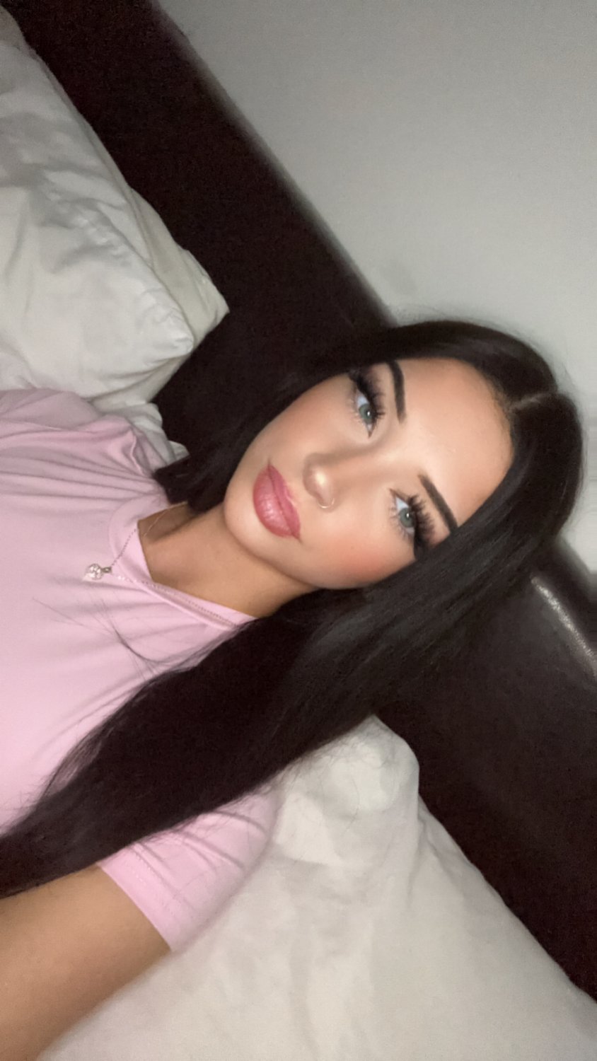 Image from "I heard you like curvy college girls is that true?" by @sfnudes